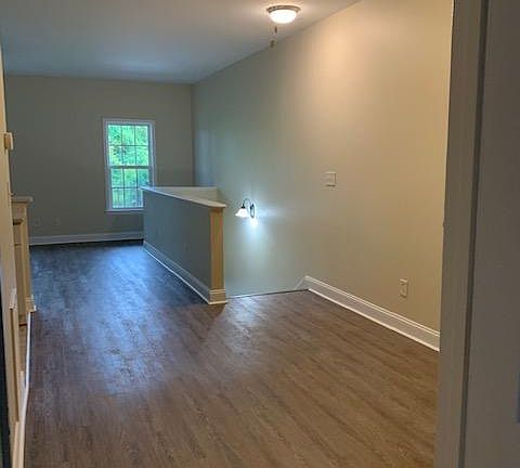 4th image of 1800 Bay St Unit 307