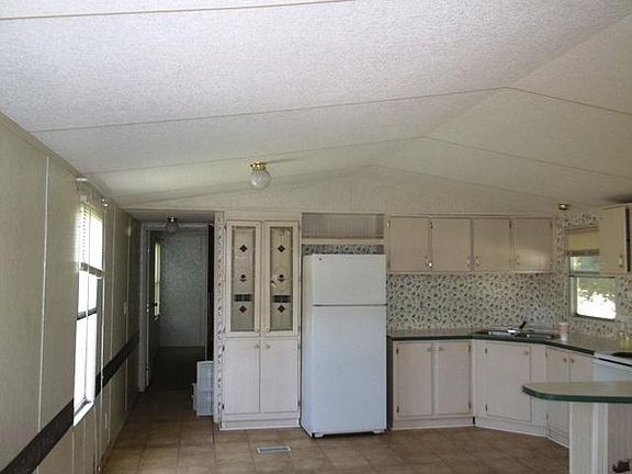 3rd image of 47 Locust Dr