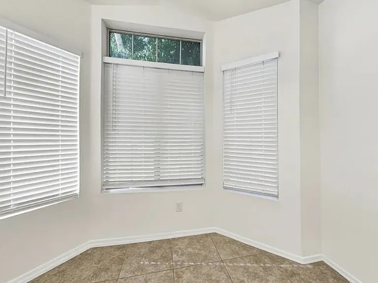 1816 SW 37th Ave — Photo 4