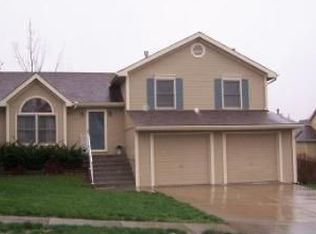 813 Hawthorne Dr, Liberty, MO 64068