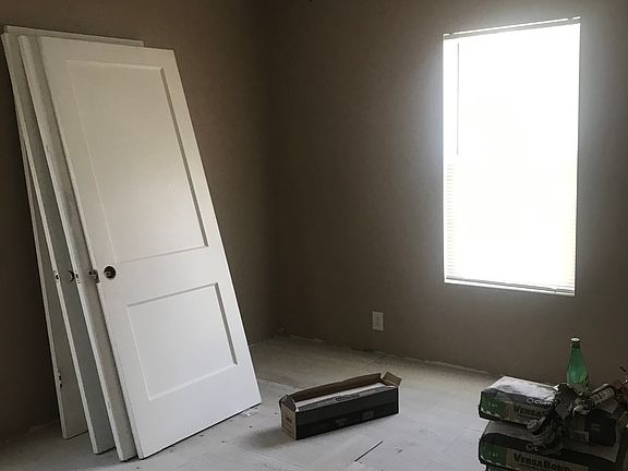 3rd image of 422 Fairmont Dr