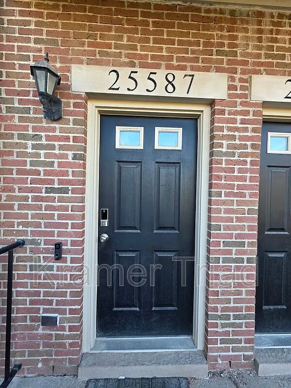 2 bed, 2.0 bath, 1272 sqft, $2,250 — Photo 1