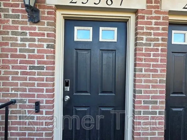 25587 Portico Ln, Novi, MI 48375