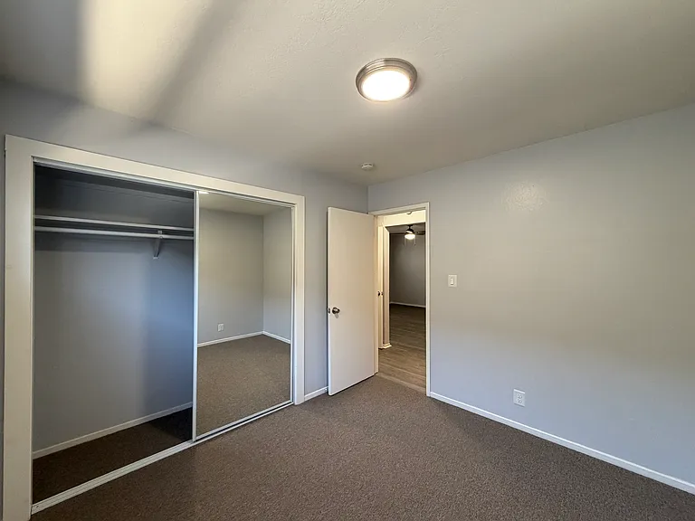 475 Alcatraz Ave — Photo 7