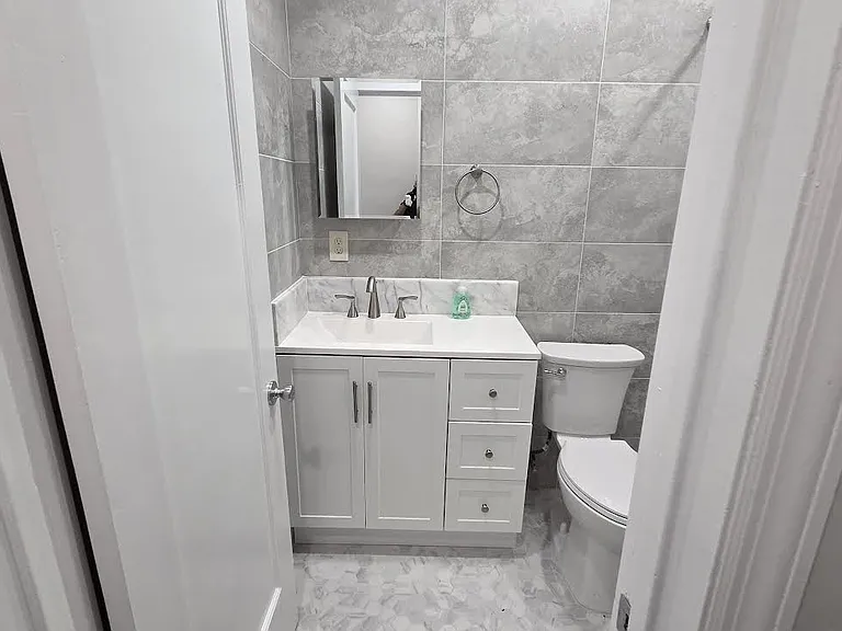 311 SW 12th Ct — Photo 8