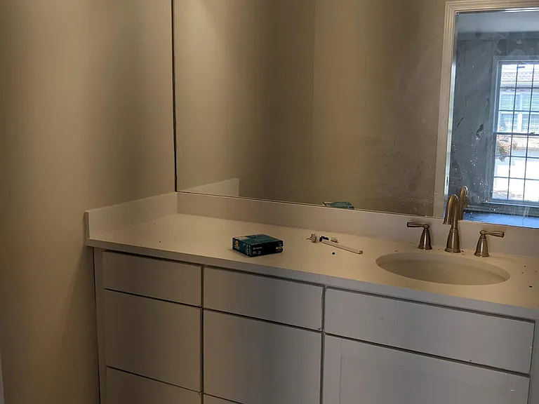 En suite primary bath