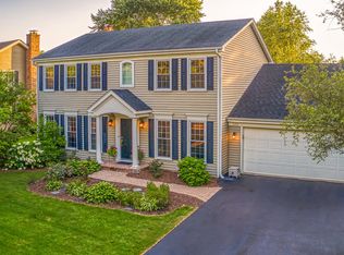 1353 Briergate Dr, Naperville, IL 60563