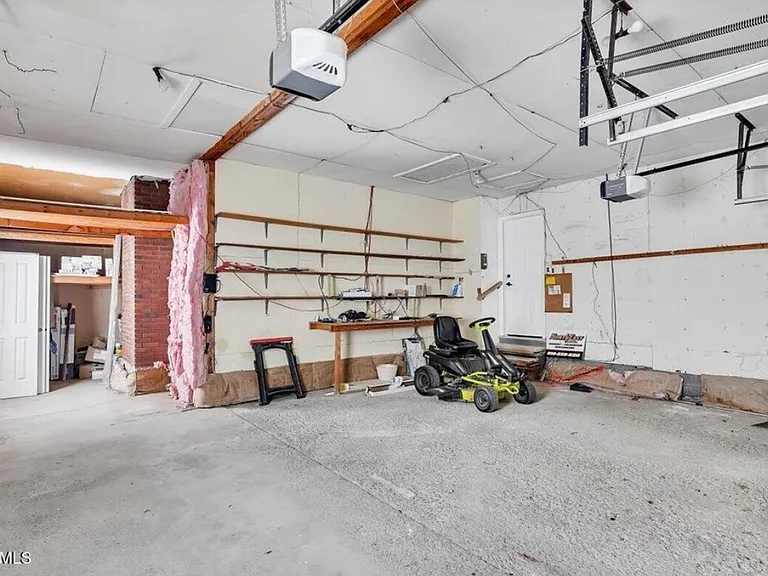 8 Woodland Dr — Photo 24