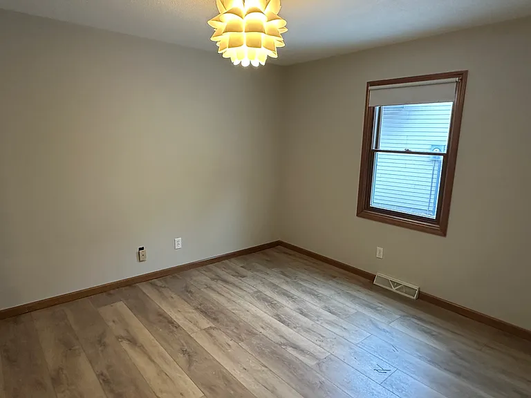 5220 Carlton Dr — Photo 6