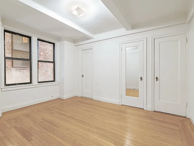 301 E 21st St #4K — Photo 5