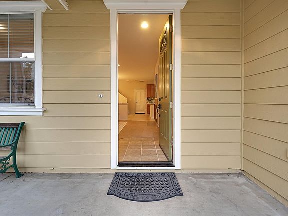 5th image of 3041 Puffin Cir