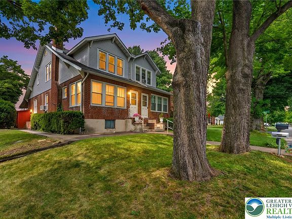 3rd image of 2831 W Columbia St
