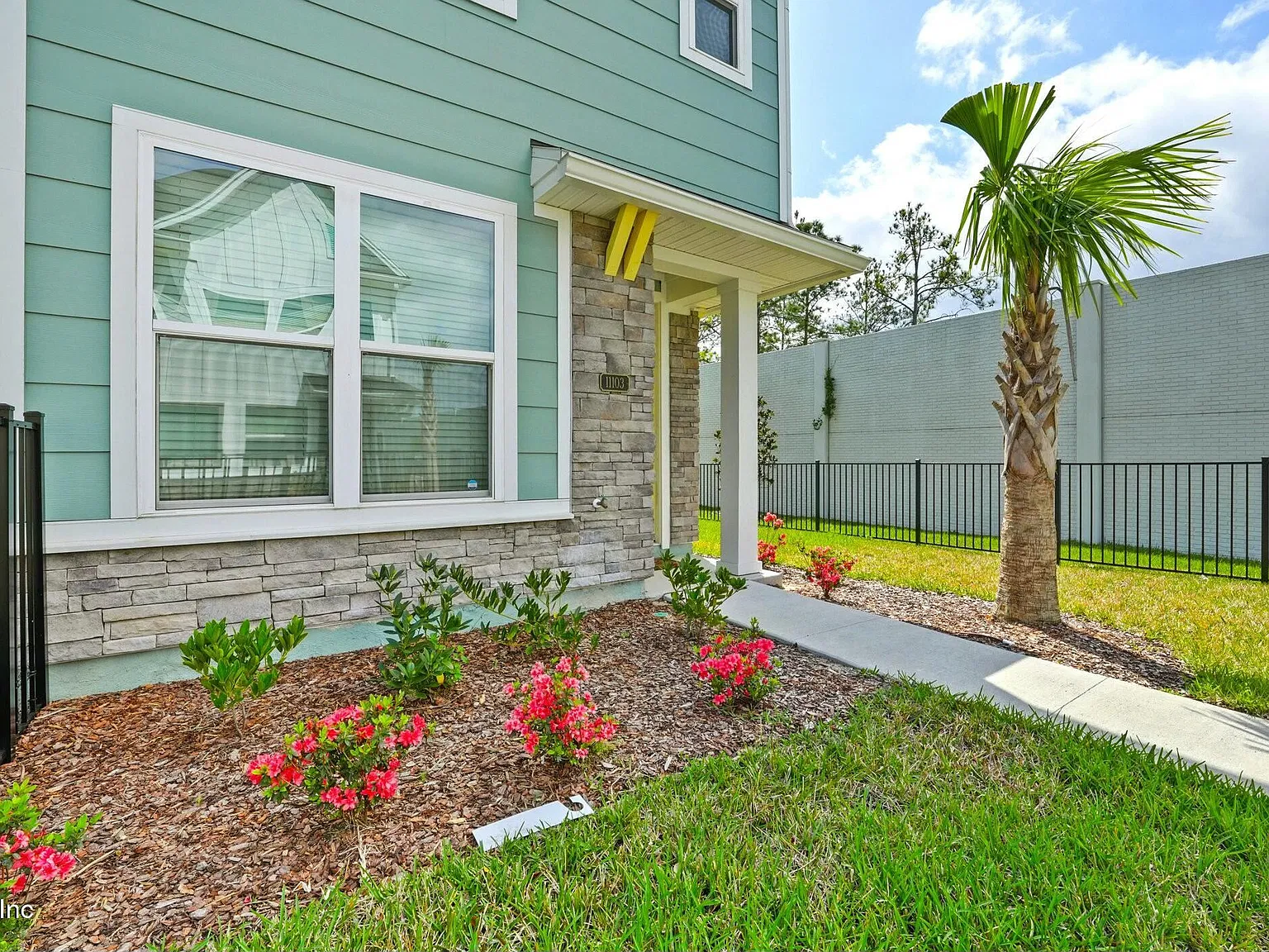 2 bed, 2.5 bath, 1412 sqft, $2,295 — Photo 3