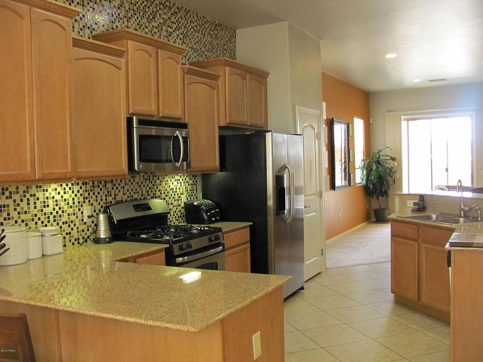 1st image of 1079 W Redlands Dr