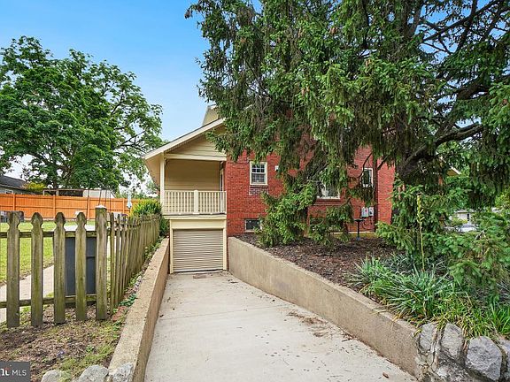 4th image of 6031 3rd St NW