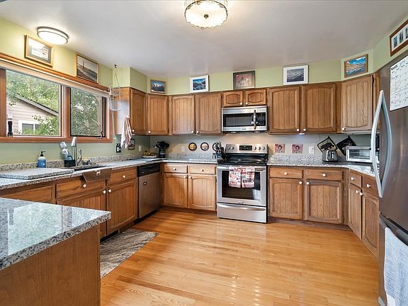 5th image of 93 Cooper Drive