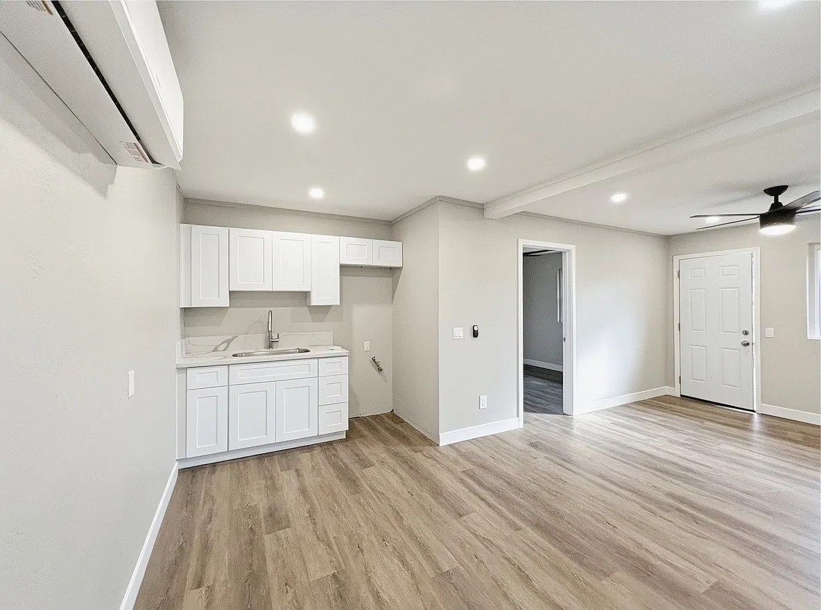 1 bed, 496 sqft, $899 — Photo 1