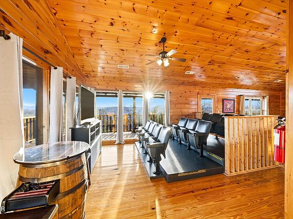 5th image of 2022 Oakmont Dr