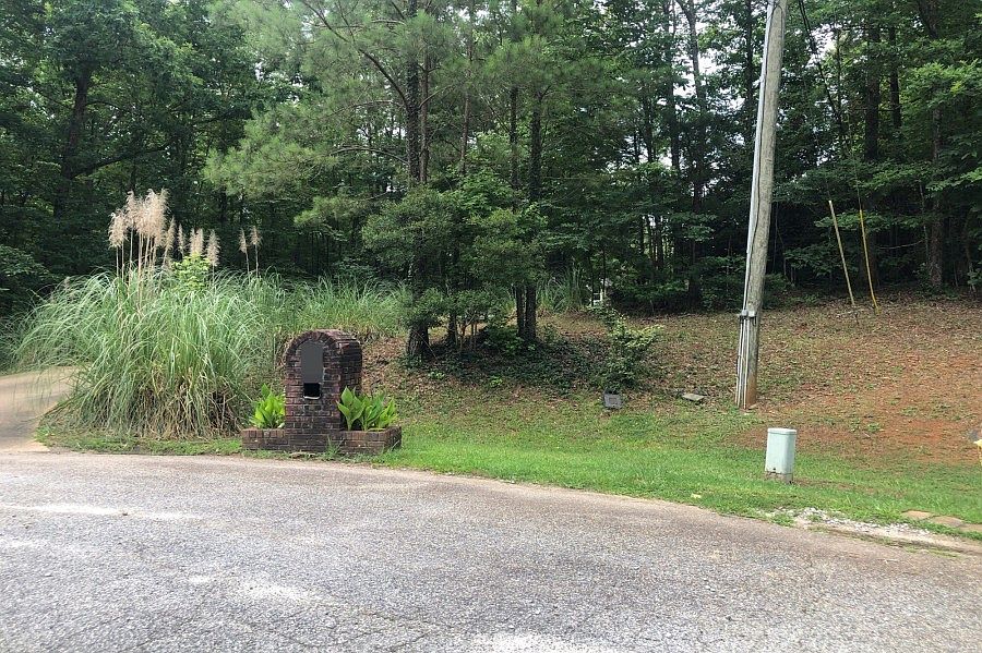 2nd image of 875 Morton Ct
