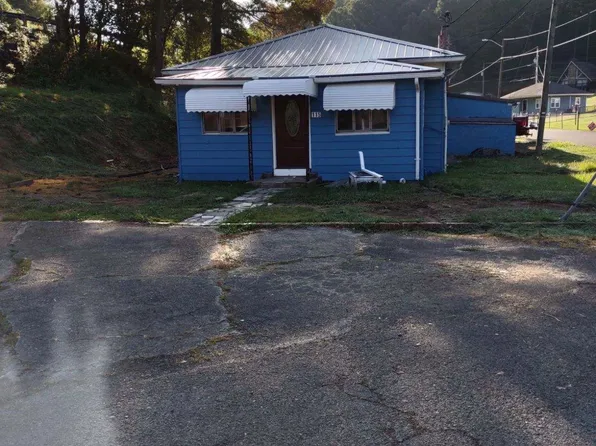 115 Chatham Dr, Clintwood, VA 24228