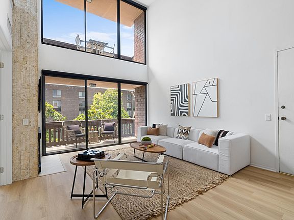 3rd image of 2276 S Beverly Glen Blvd Unit 301