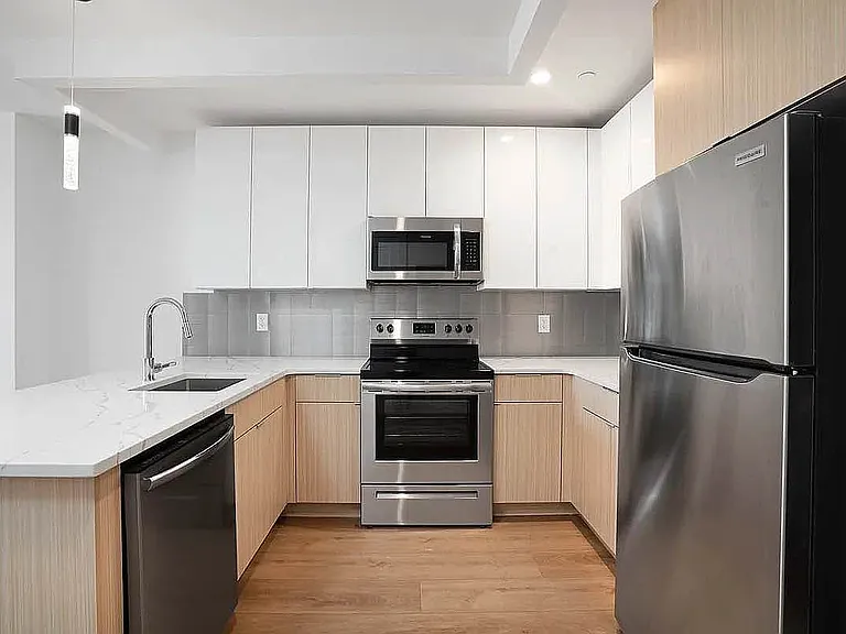 23-33 Astoria Blvd #5B — Photo 3