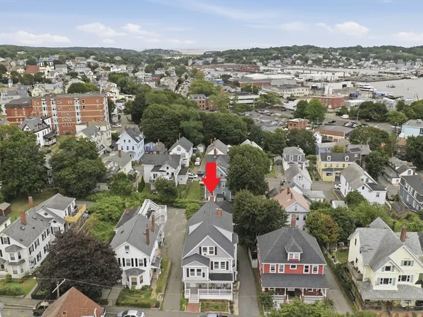 25 Elm St #1, Gloucester, MA 01930