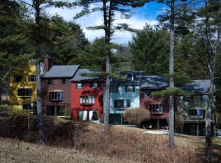 974 Hard Rd #2, Hartford, VT 05047