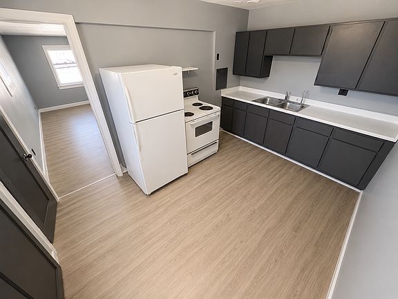 2nd image of 201 S Main St APT B