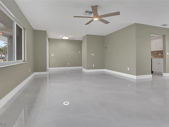 5th image of 1004 SW 51st Ter