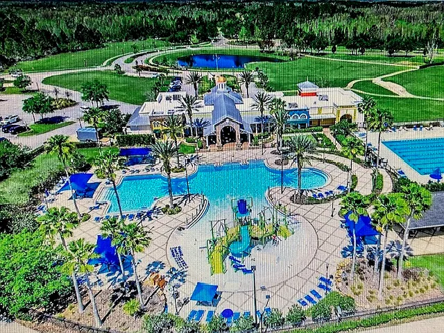 Club house/pool