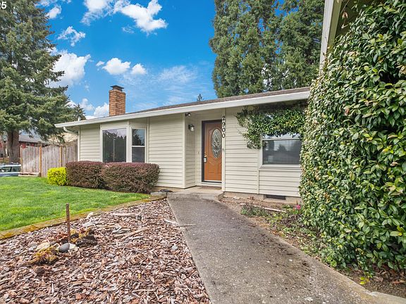 4th image of 2900 NE 86th St