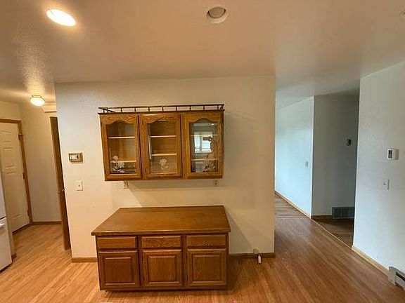 4th image of 525 Harvey Ave