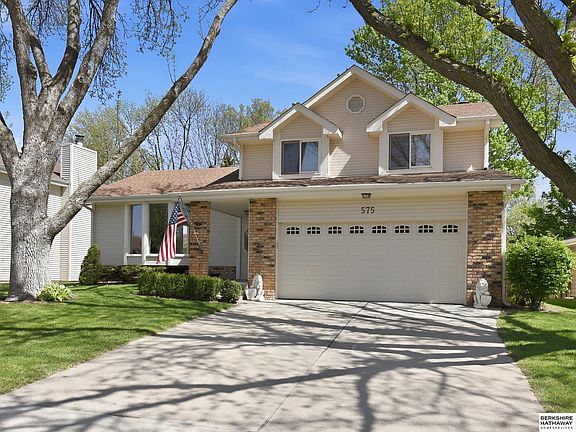 2nd image of 575 N 152nd Avenue Cir