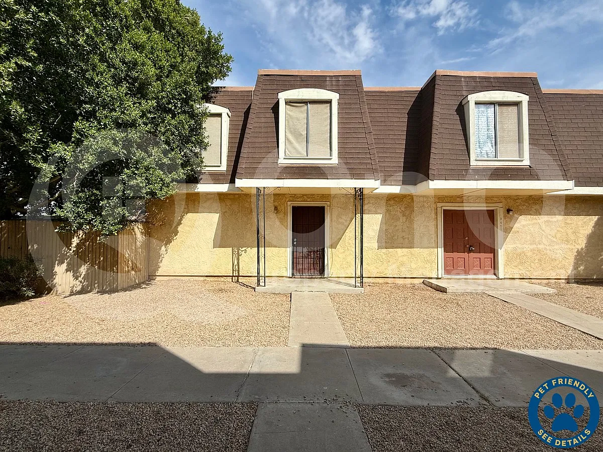3 bed, 1.5 bath, 1008 sqft, $1,495 — Photo 1