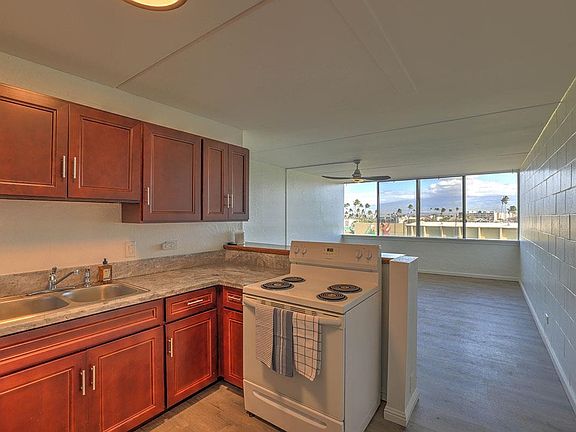 3rd image of 111 Kahului Beach Rd APT B404