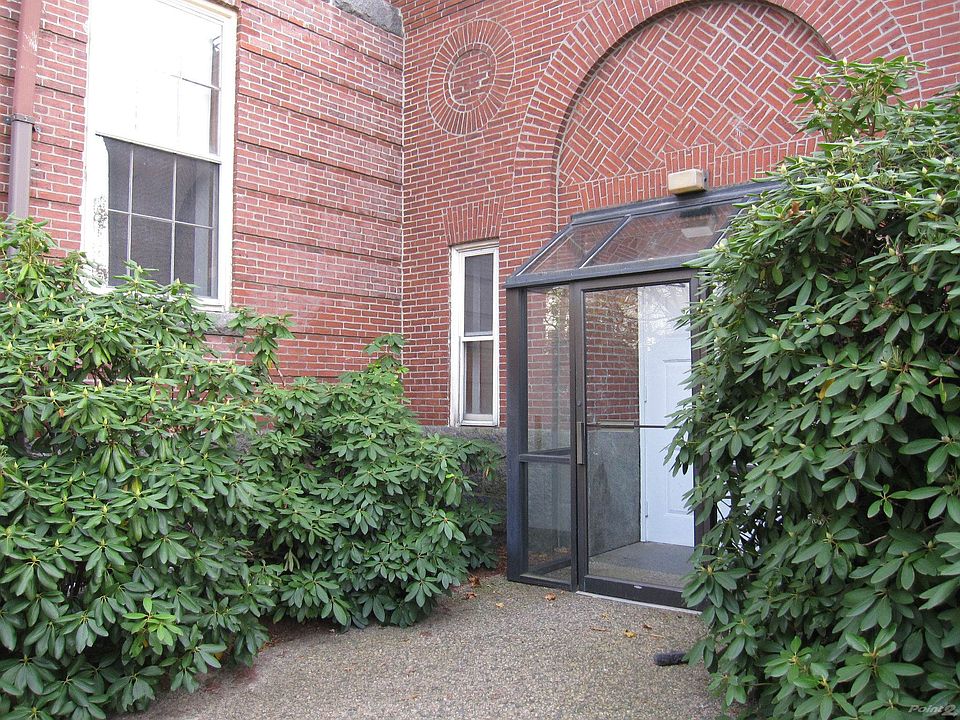 schoolhouse exterior (1)