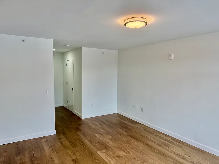 224 Gramatan Ave #7M — Photo 7