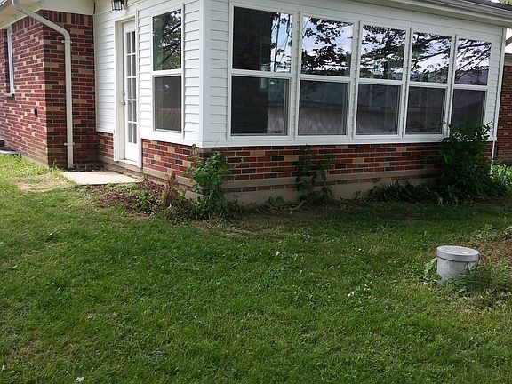 Back view 3 season room