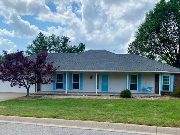 1228 Countrywood Cir, Rogers, AR 72756