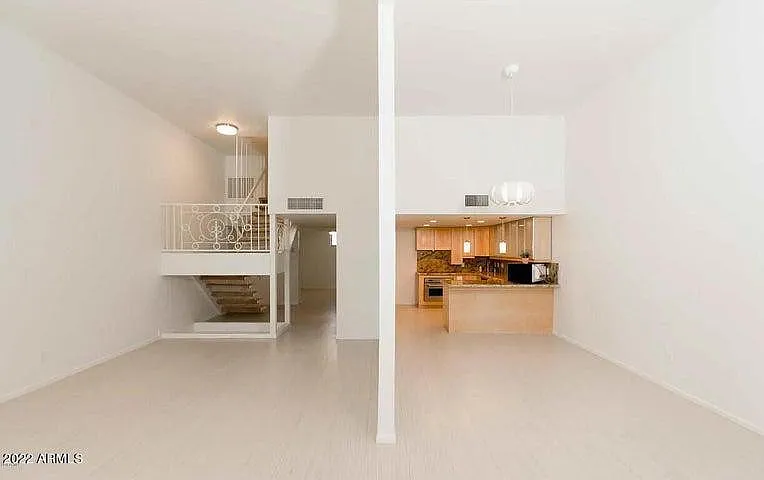 334 W Medlock Dr #B104 — Photo 8
