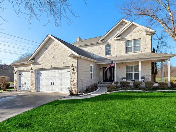 680 Blackthorn Dr, Crystal Lake, IL 60014