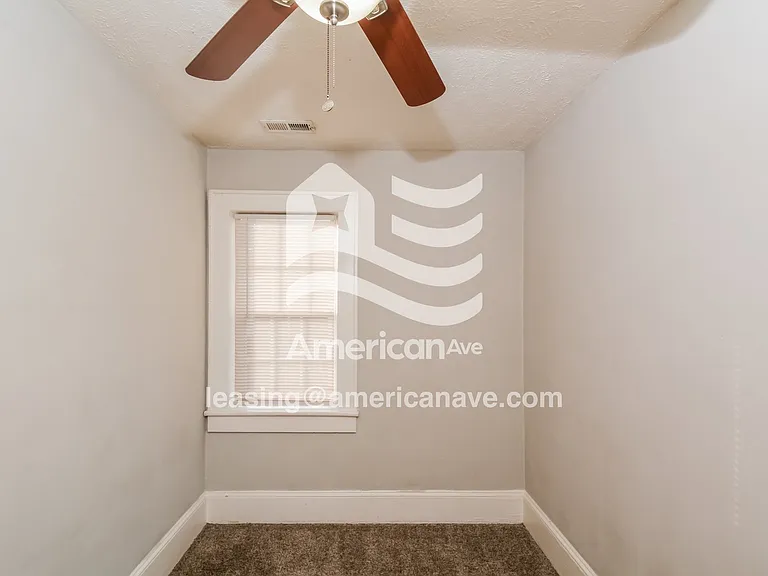 30010_012_bedroom_14283240.jpg
