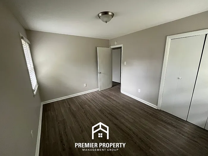 4977 Knight Arnold Rd — Photo 13