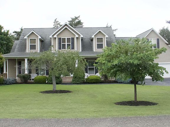 2nd image of 120 Lakeside Dr
