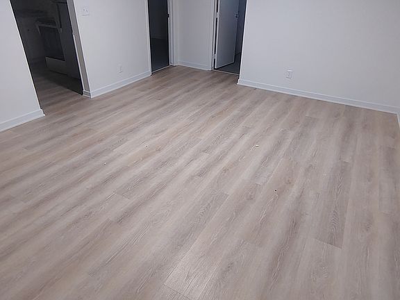 5th image of 403 1st Ave SE #1