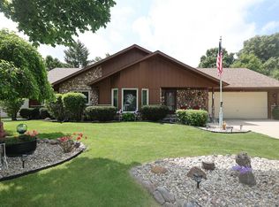 8035 W Bruss LANE, Franklin, WI 53132