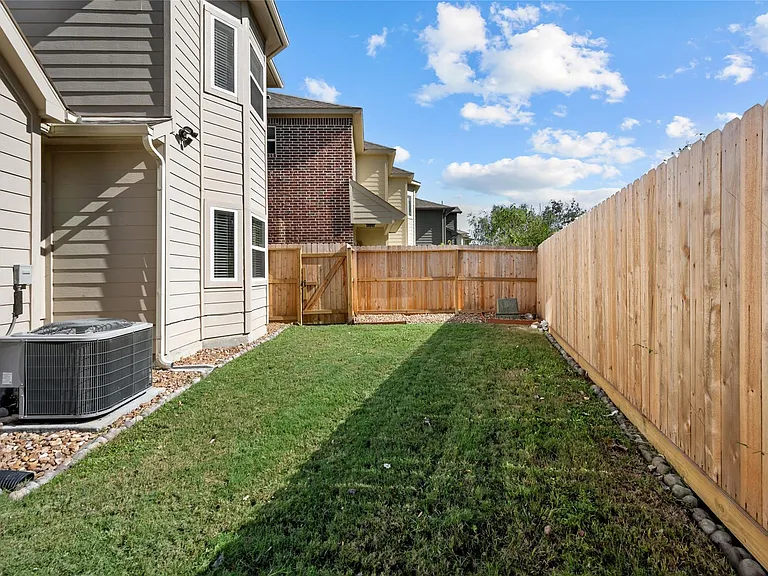 14603 Sanour Dr — Photo 38