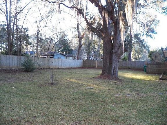2nd image of 2527 Buena Vista Cir