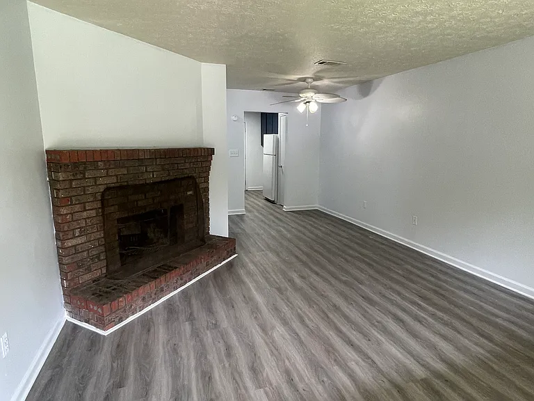 195 Pamela Dr — Photo 6